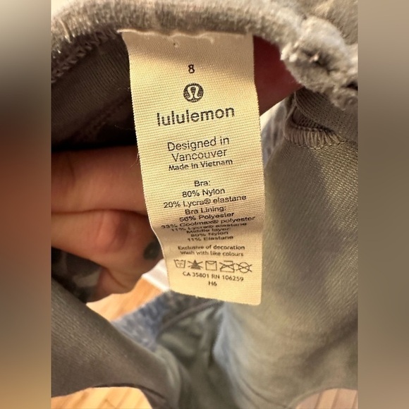 Lululemon Flow Y Bra  Nulu *Light Support, B/C Cup - Picture 5 of 5